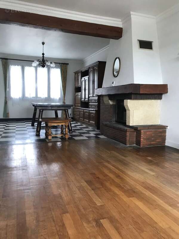 Maison à SAINT-CHERON