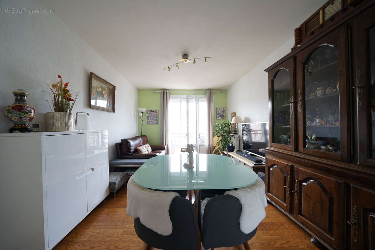 Appartement à FONTAINE