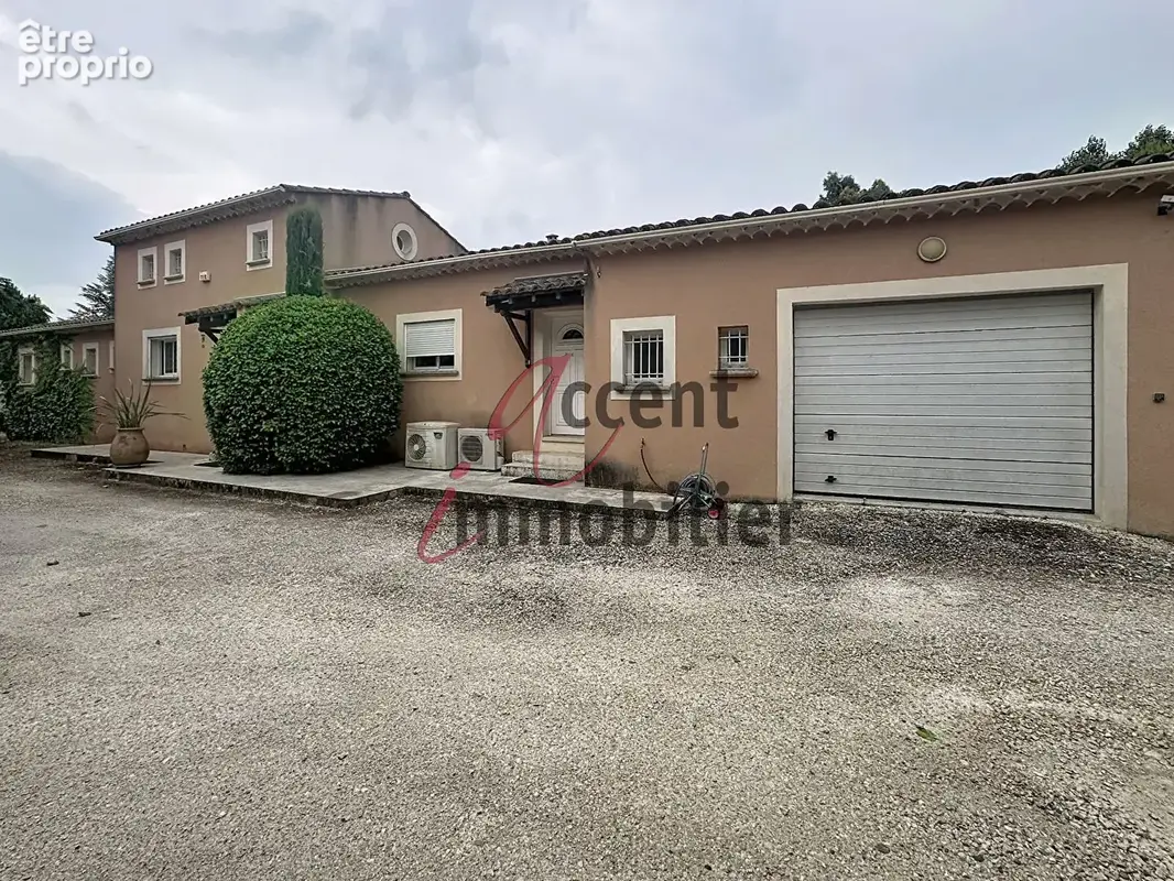 Cabannes, maison principale 180m² avec piscine sécurisée et son local d'activité - photo 10