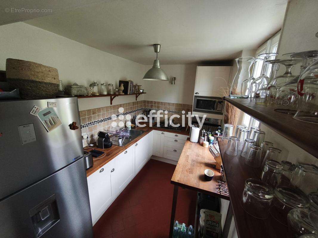 Maison à NEUFVY-SUR-ARONDE