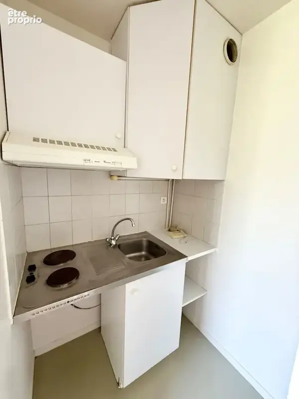 Au pied du Métro Ligne 4!  Studio de 16,97 m2, Idéalement placé! - photo 6