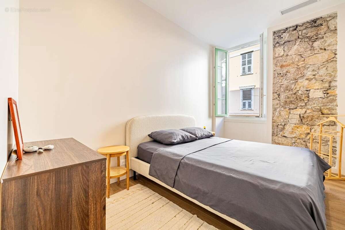 Nice - Le Port - Superbe appartement 3 pièces avec loggia - Airbnb OK - photo 6