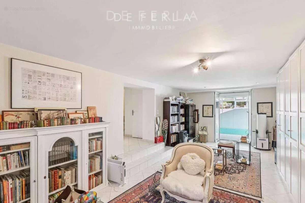 Maison à SAINT-MAUR-DES-FOSSES