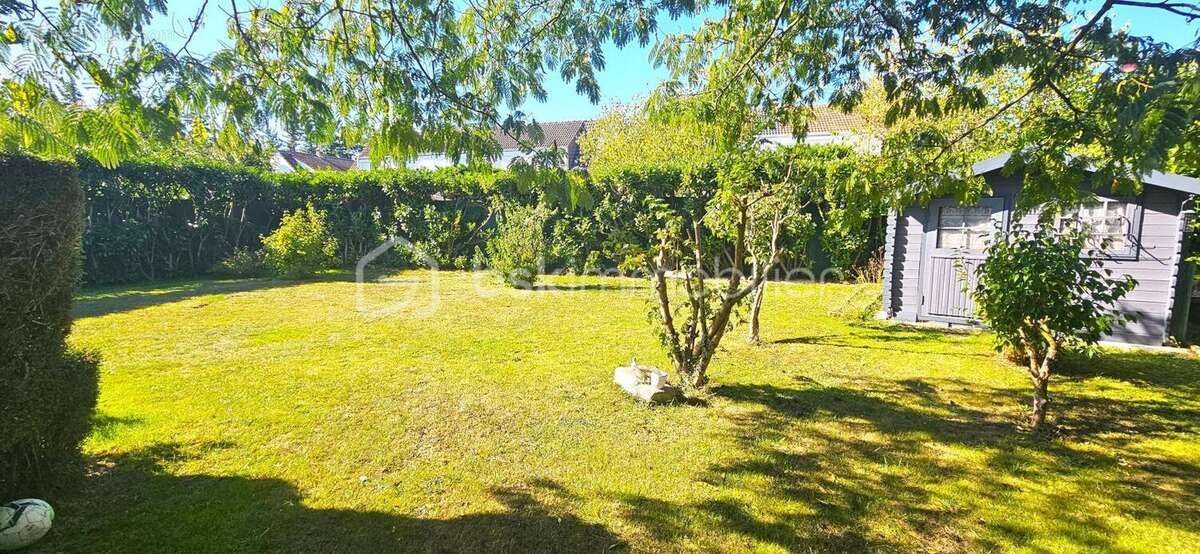 Maison à SAVIGNY-LE-TEMPLE