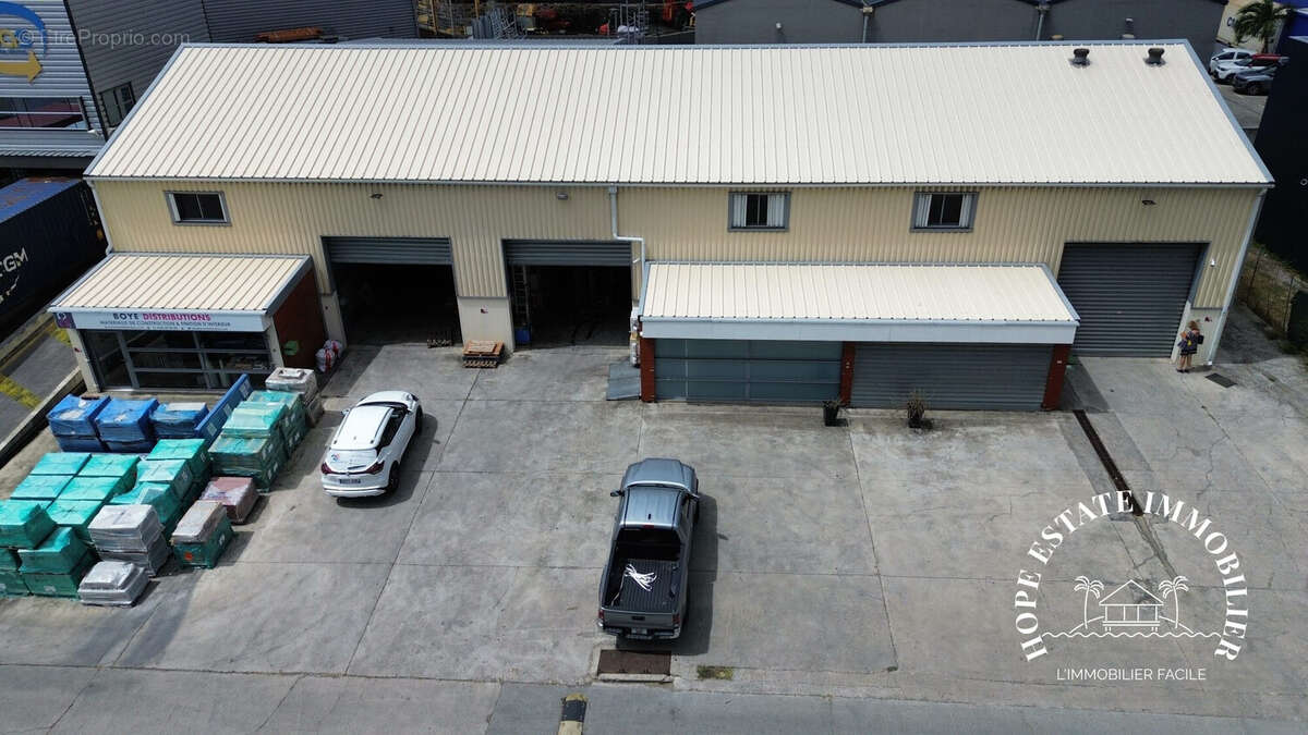 Commerce 755 m² à Saint-Martin  - photo 5
