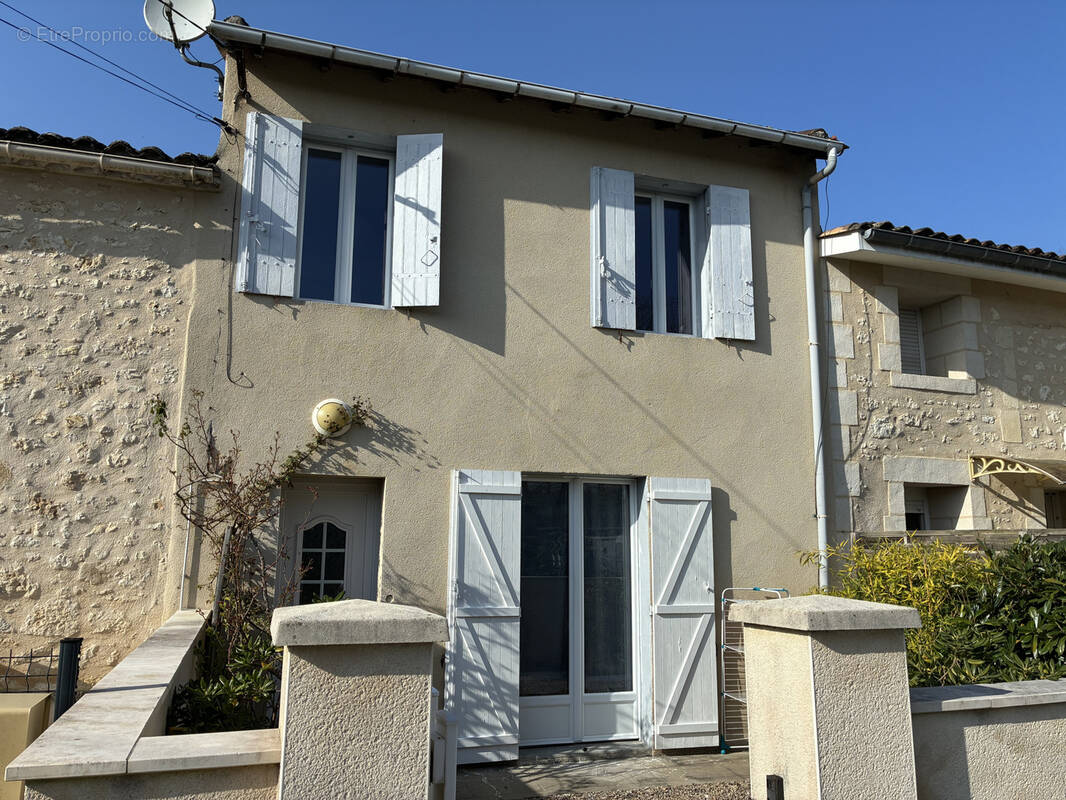 Maison à FLAUJAGUES