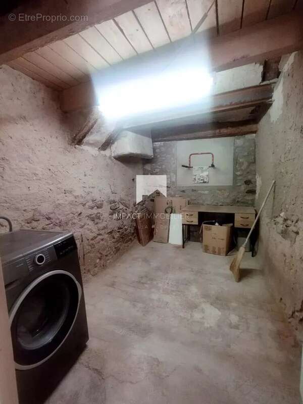 Hyères - Proche Place Massillon - T3 55m² Refait à Neuf + Cave - photo 9