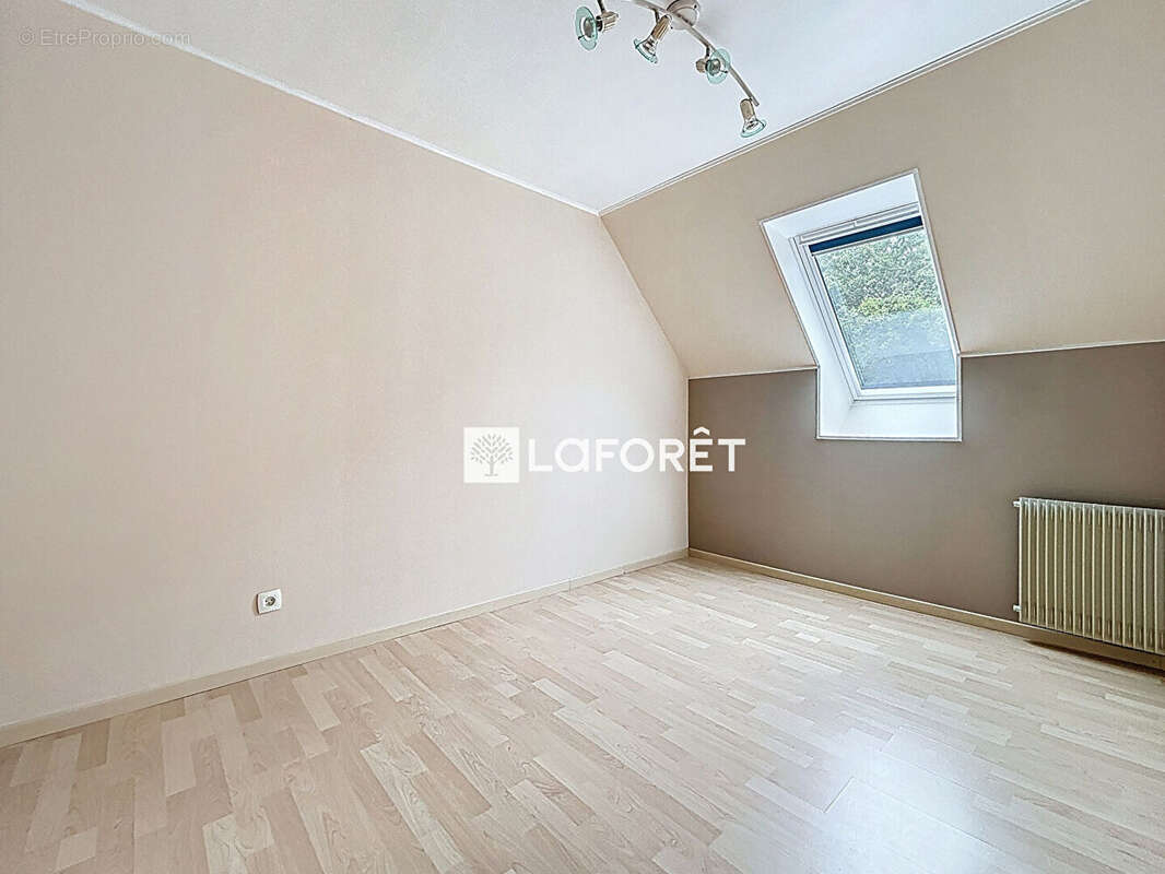 Maison à VERT-SAINT-DENIS