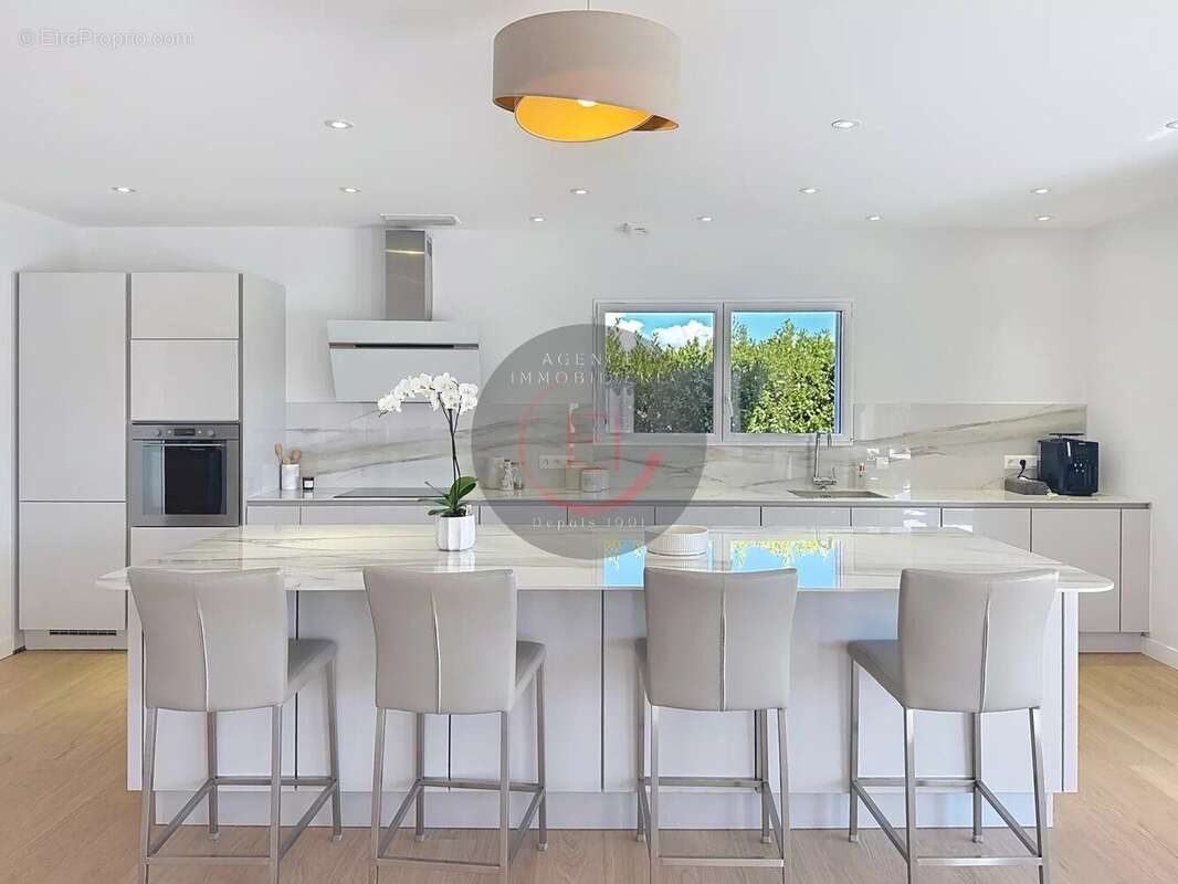 Maison à LES ADRETS-DE-L&#039;ESTEREL