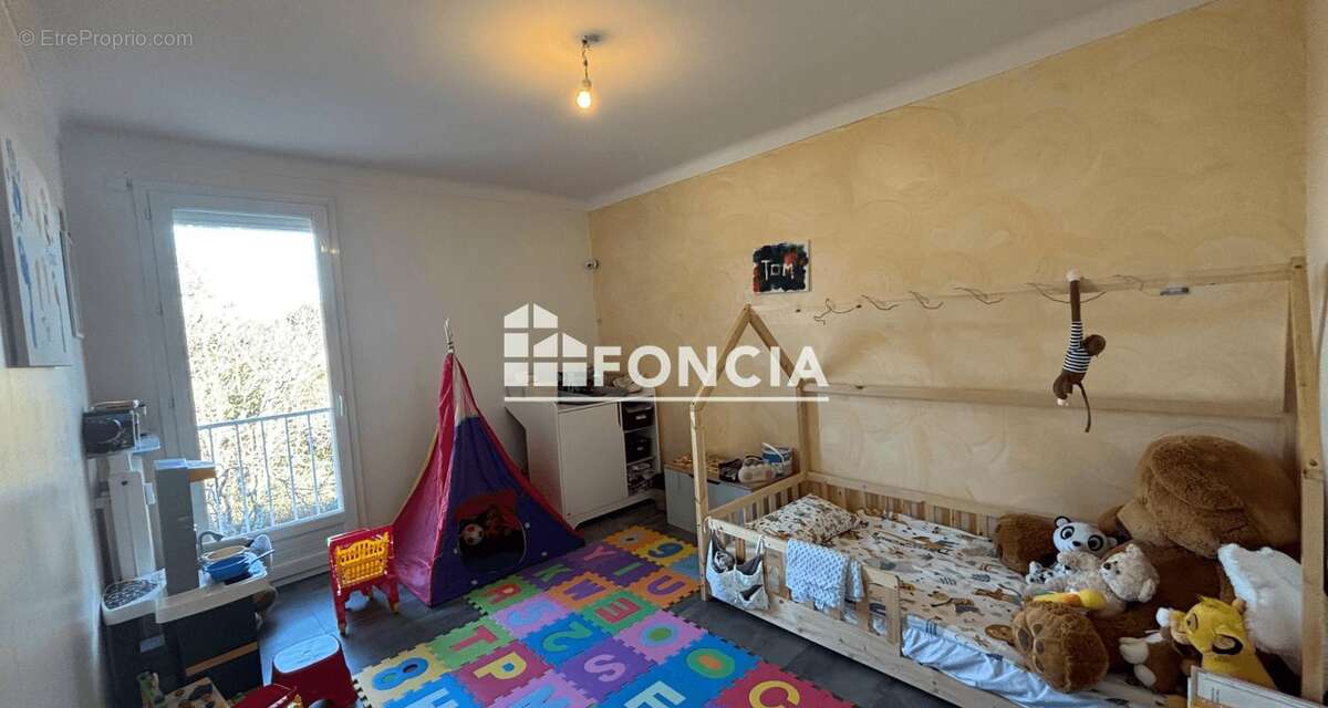 Appartement à VILLENEUVE-LES-AVIGNON