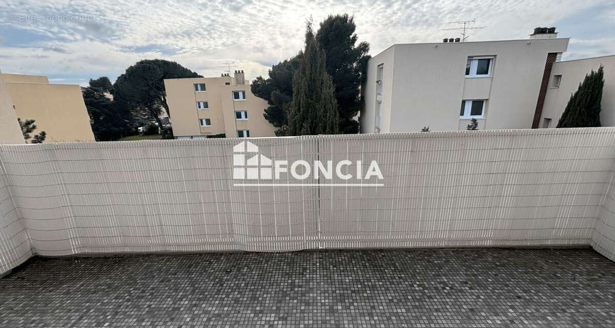 Appartement à VILLENEUVE-LES-AVIGNON