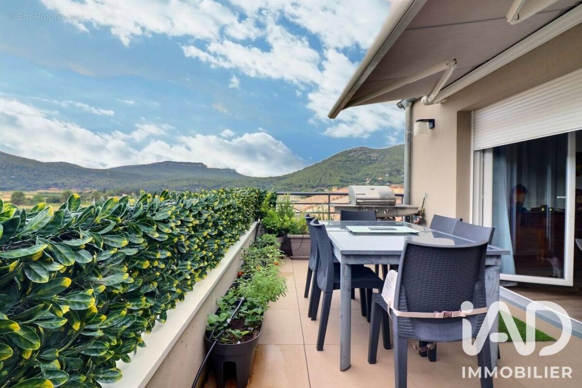 Appartement 90 m² à Cuges-Les-Pins  - photo 1