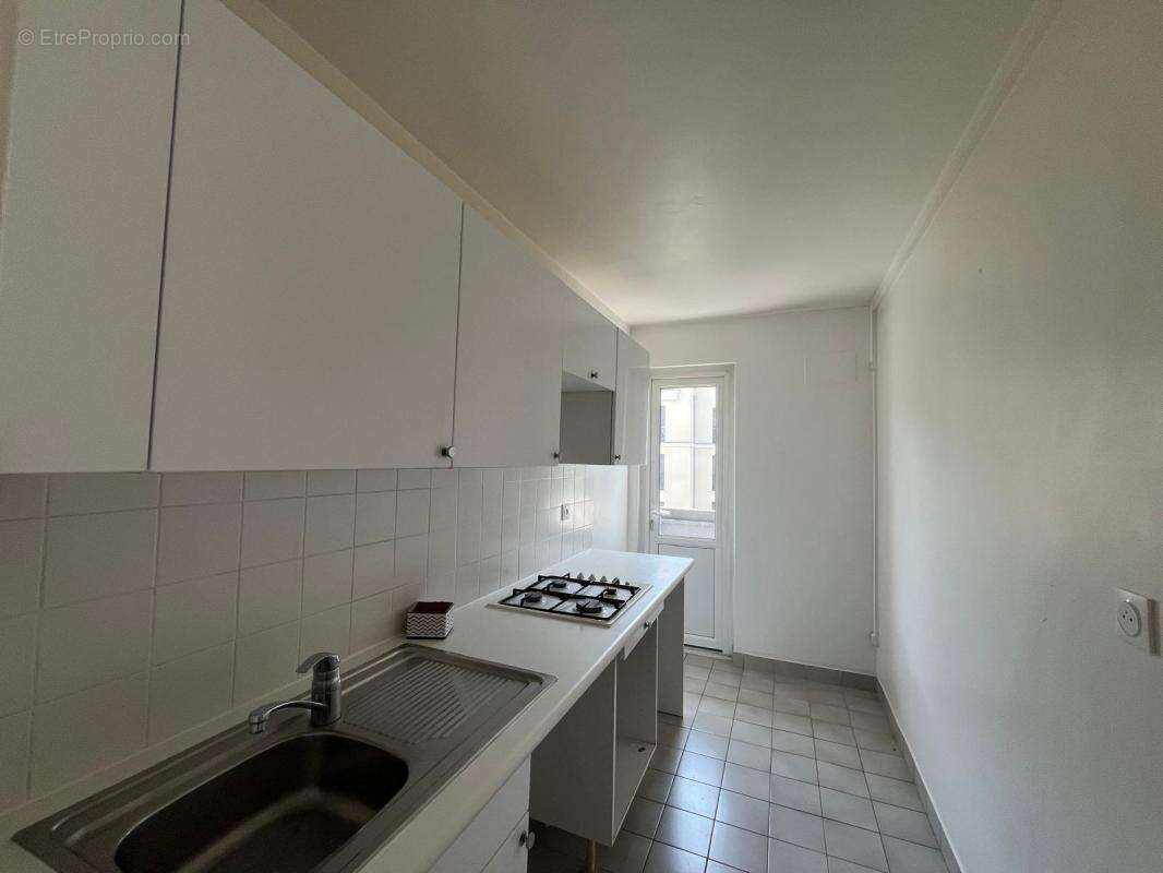 Appartement à COURBEVOIE