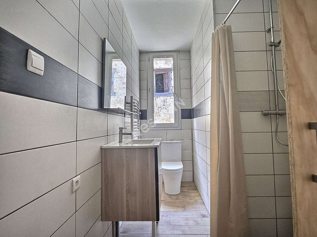 Appartement à VIC-SUR-SEILLE