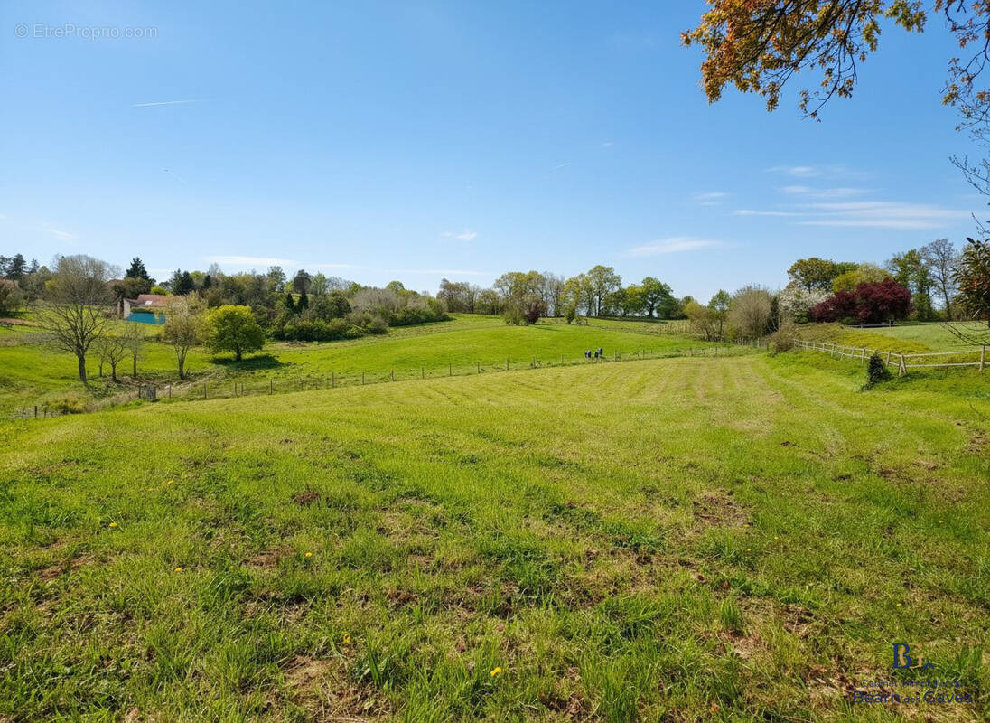 Terrain à SALIES-DE-BEARN
