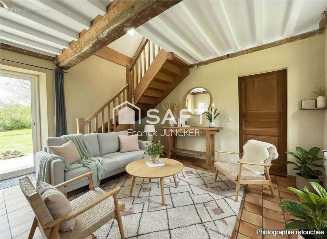 Maison 170 m² à Saint-Paul-Du-Vernay  - photo 4