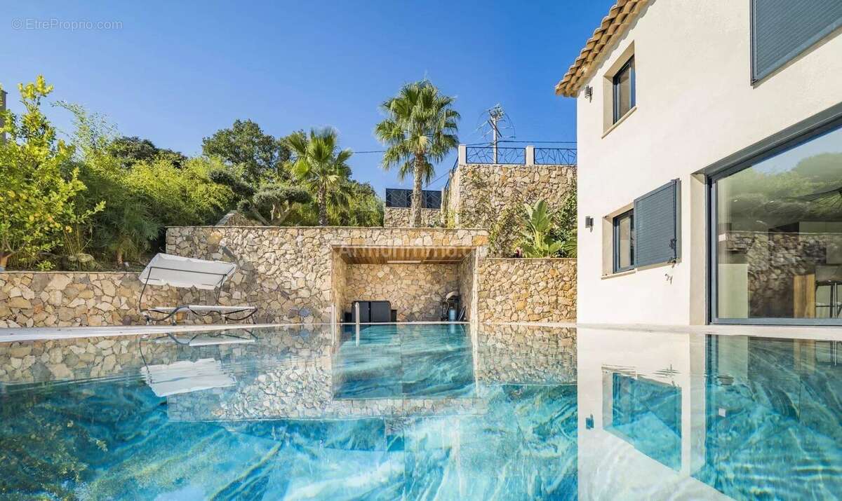 Maison à CAGNES-SUR-MER