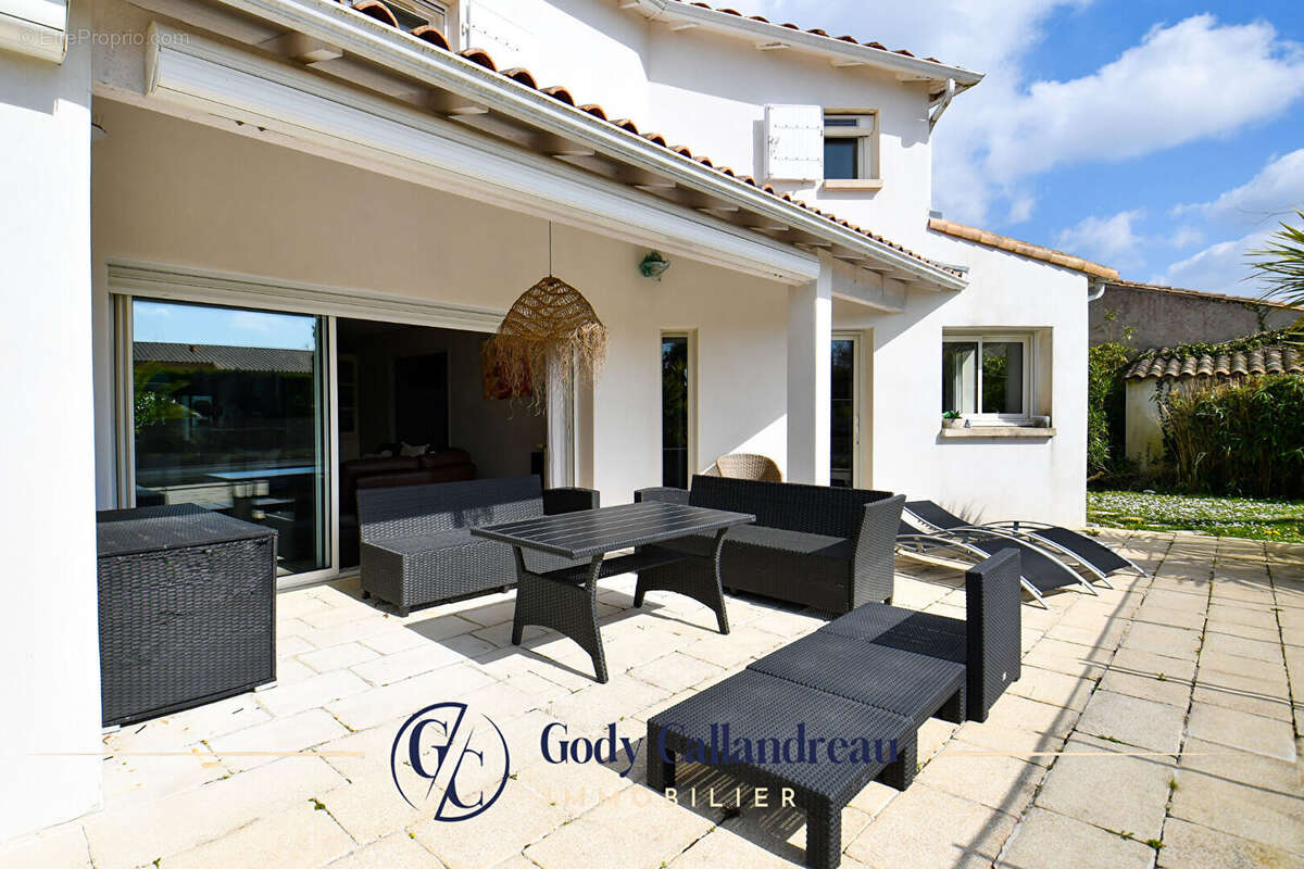 Maison à VAUX-SUR-MER