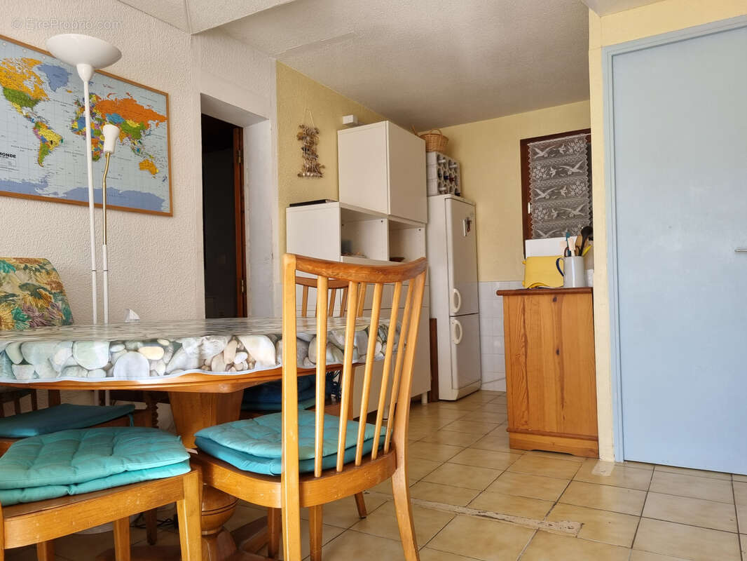 A vendre - plage du grazel- pavillon 2 chambres - mezzanine - terrasse - photo 7