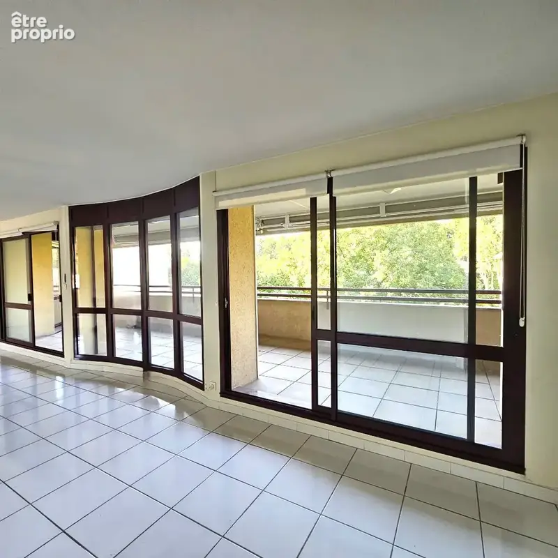 Appartement Aix En Provence centre ville 5 pièce(s) 117.42 m2, garage, terrasse. - photo 2