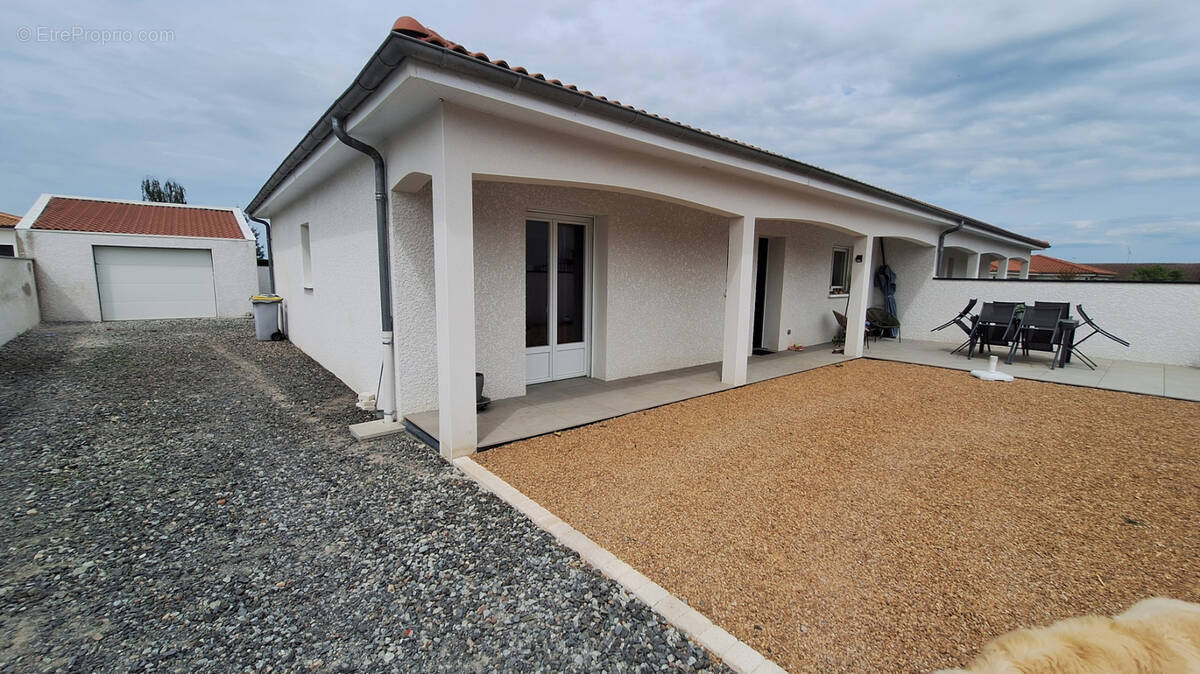 Maison à VERTAIZON