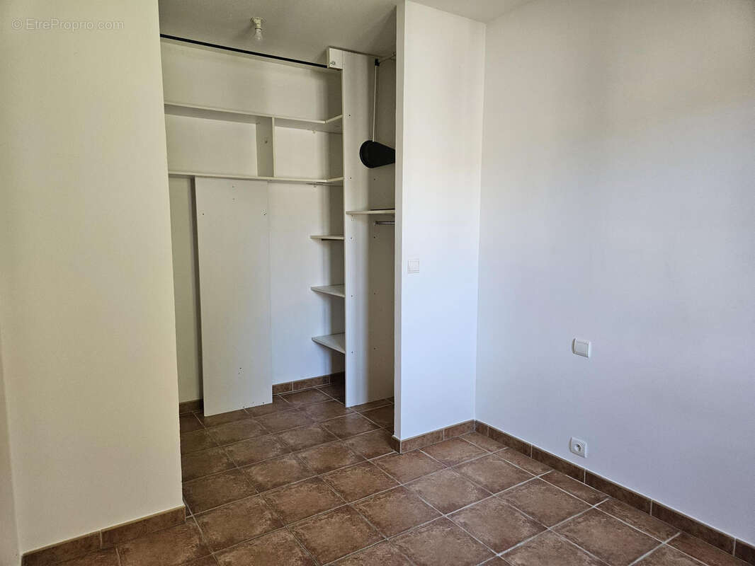 Maison à CAMARET-SUR-AIGUES