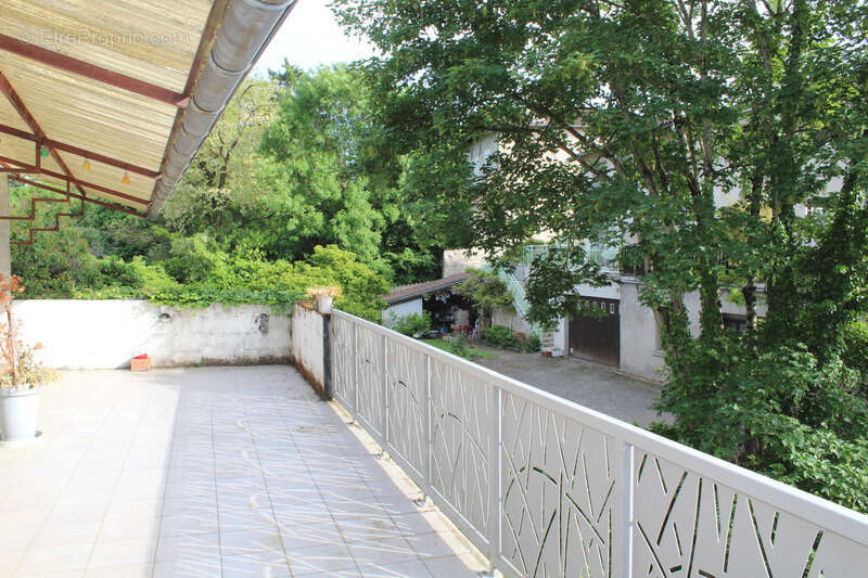 Maison à CEYZERIAT