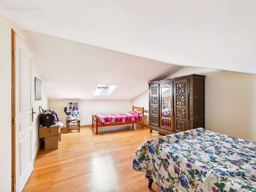 Maison familiale spacieuse avec 5 chambres, grand terrain - photo 16