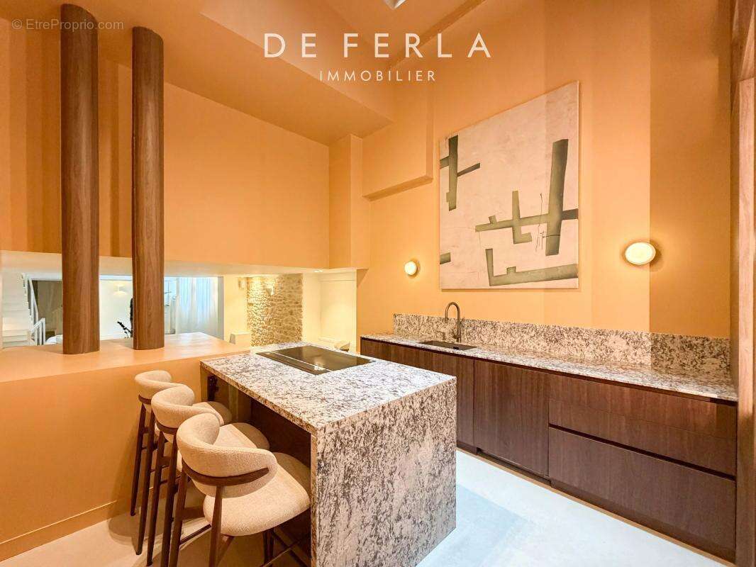 Appartement à PARIS-7E