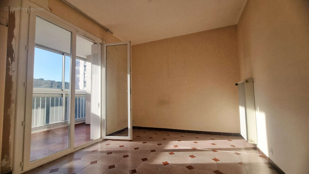 Appartement à LA VALETTE-DU-VAR