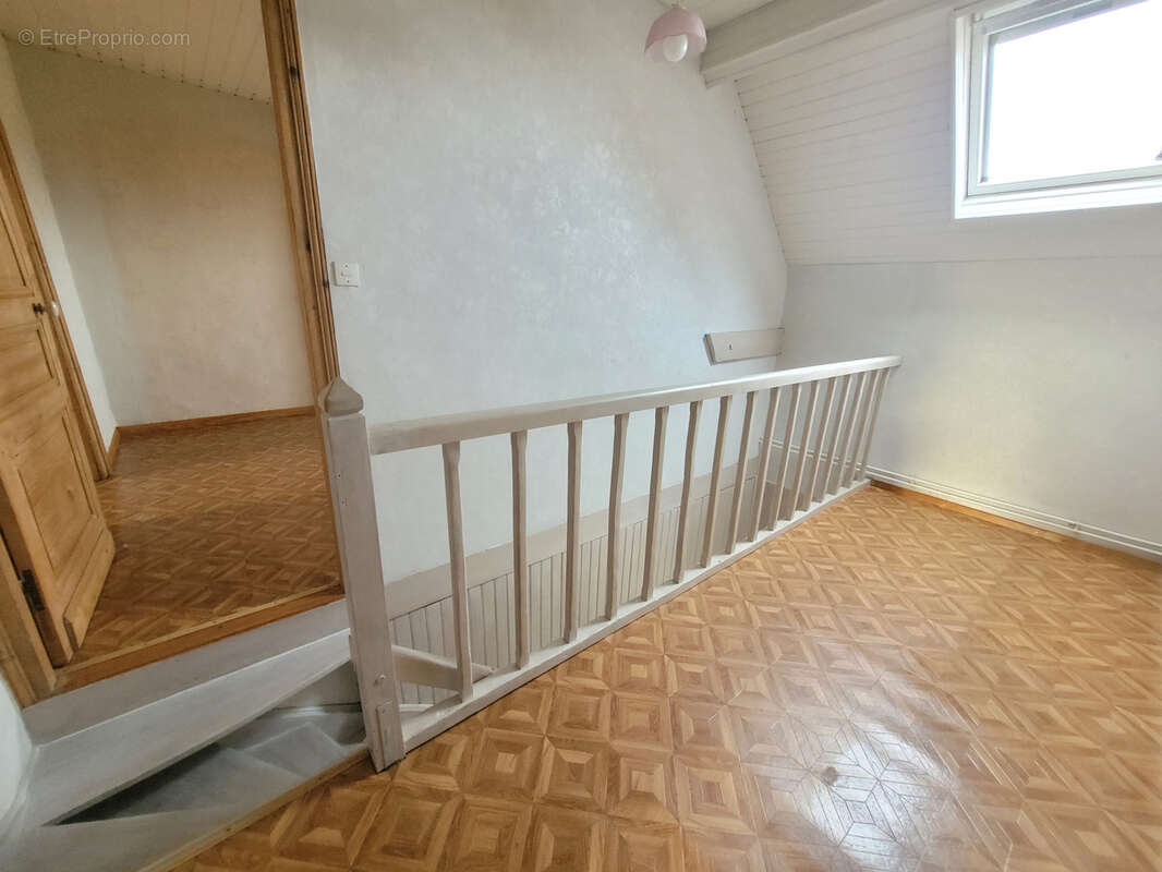 Maison à ANGRES