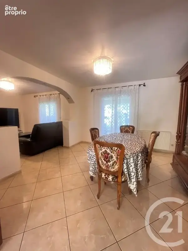 Maison 6 pièces 102 m² à vendre à Vaulx-En-Velin (69120) - photo 4