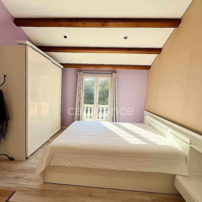 Maison à BAGNOLS-EN-FORET