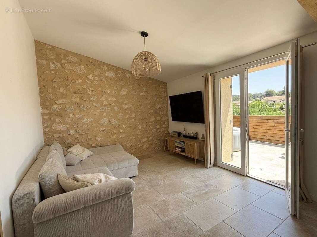 Maison 110 m² à Cabries  - photo 7