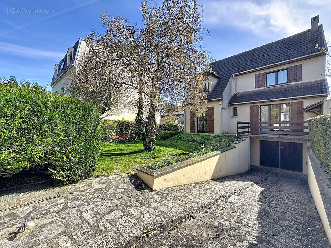 Maison à BONNEUIL-SUR-MARNE