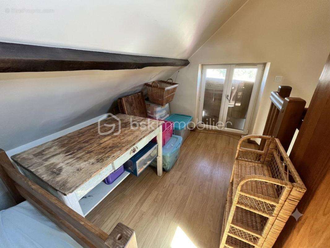 Coup de cœur : maison de 1940 en lisière de forêt, à deux pas d’un étang, sur 8 931m² de terrain avec dépendances - photo 17