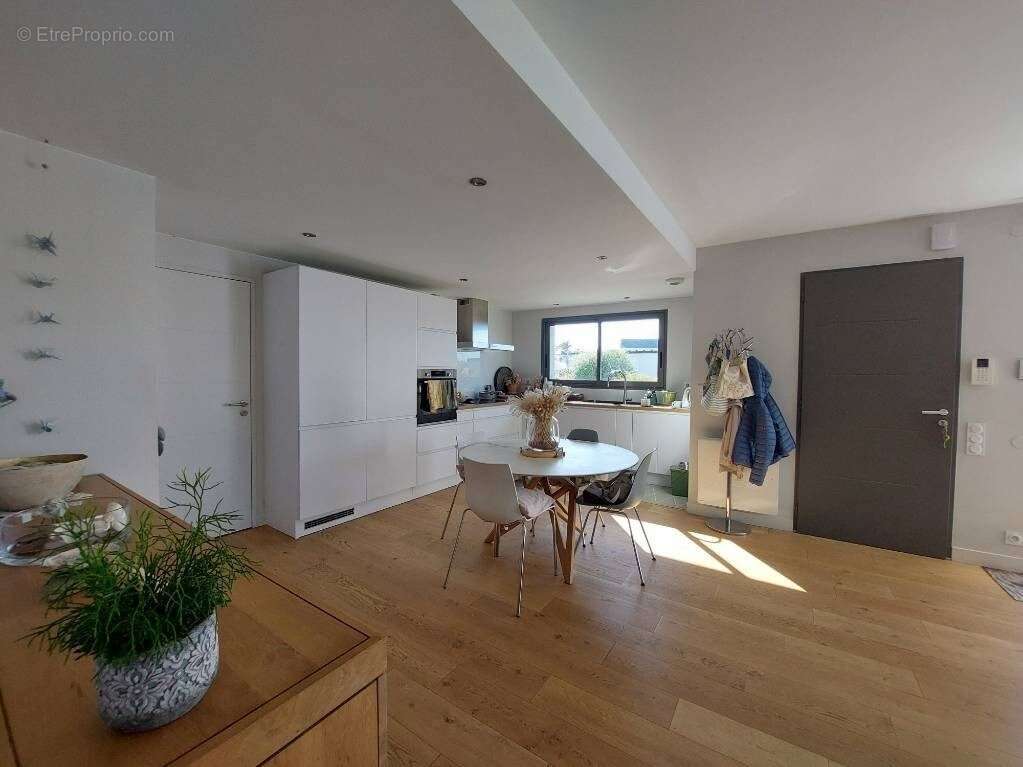 Maison à SAINT-PAIR-SUR-MER