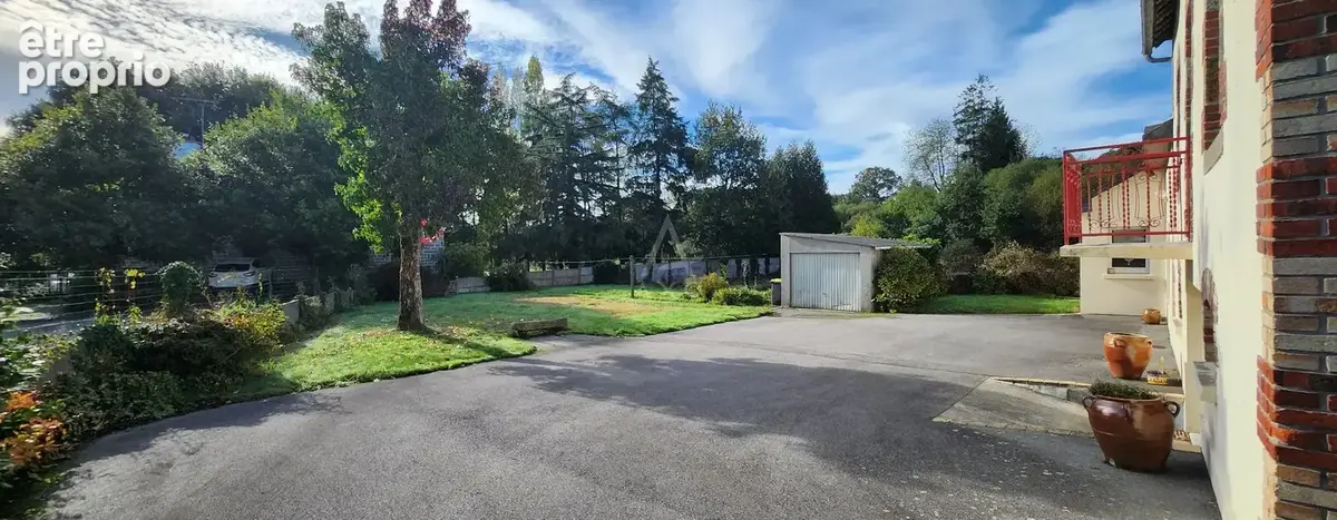 Maison de caractère en centre-bourg  95 m², trois chambres et terrain clos - photo 3