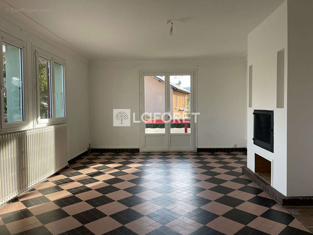 Maison à LONS-LE-SAUNIER