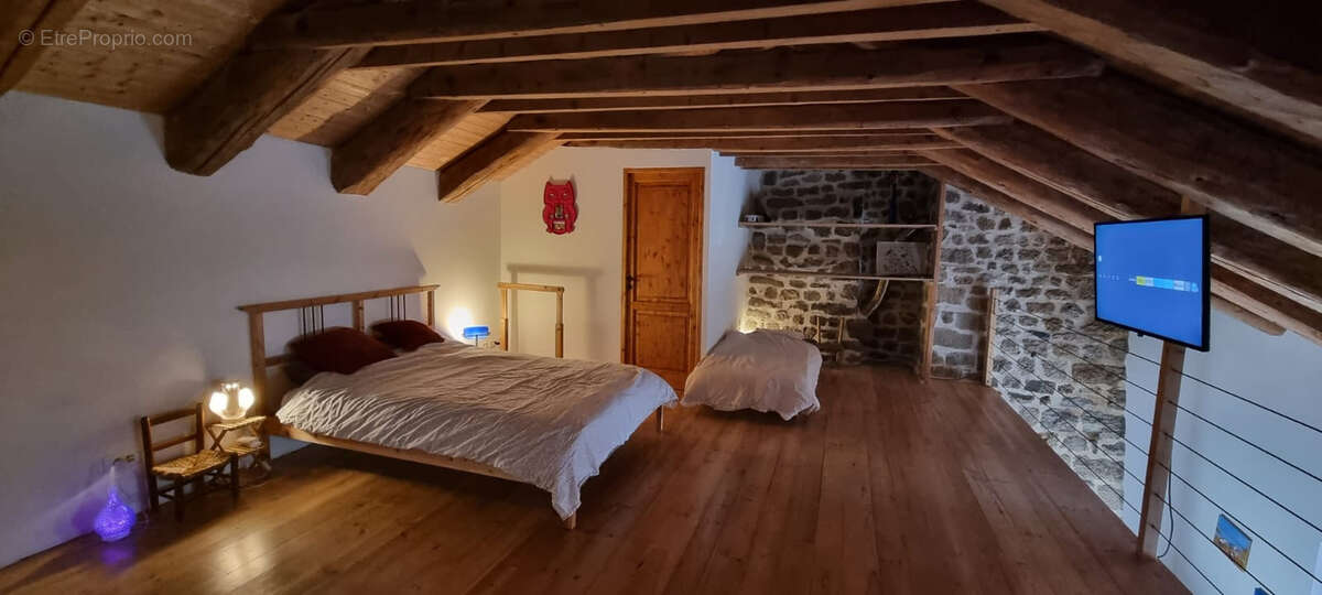 Maison à LE CHAMBON-SUR-LIGNON