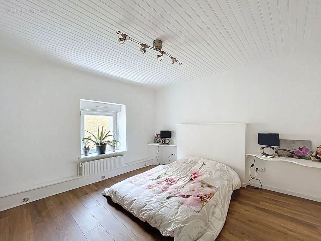 Maison à COURCELLES-SOUS-CHATENOIS