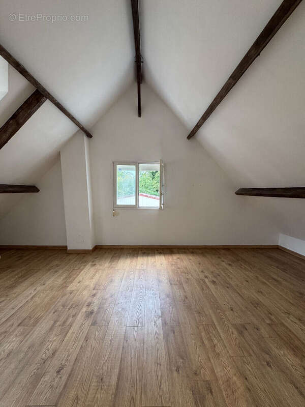Maison Montaigu 7 pièces - photo 8