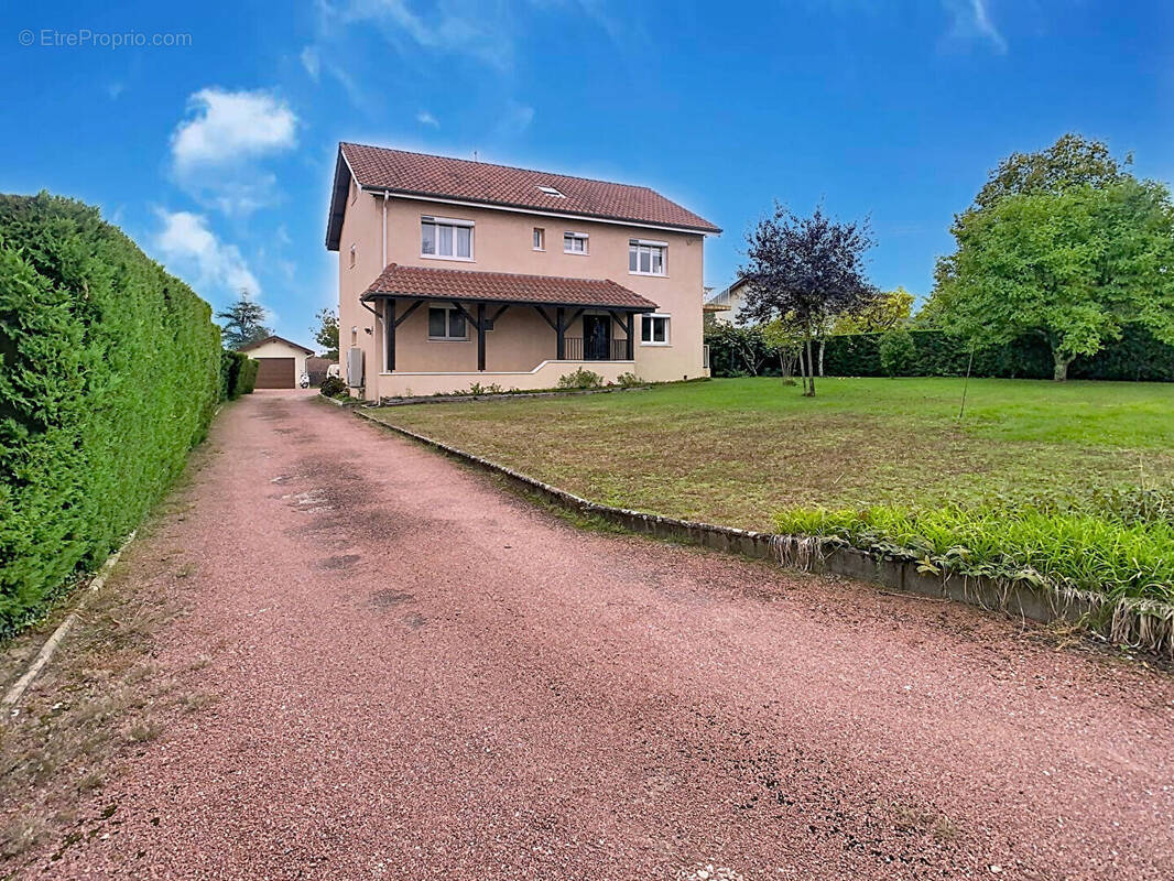 Maison à PONT-DE-VAUX