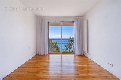 Appartement à EZE
