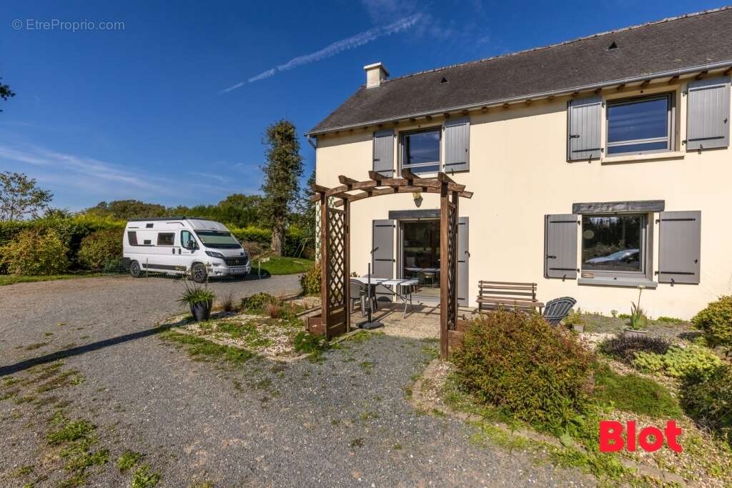 Maison à SAINT-MEDARD-SUR-ILLE