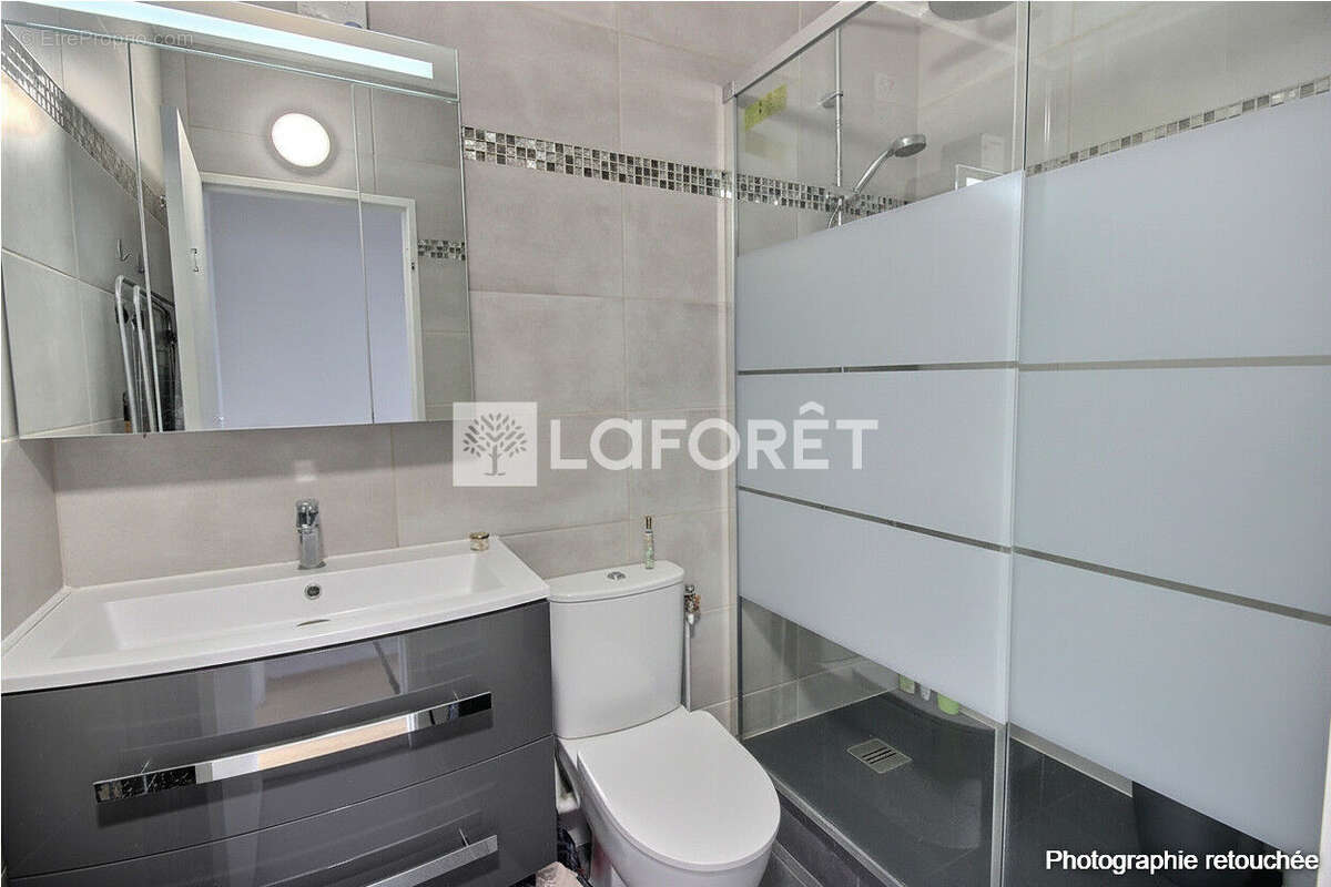 Appartement à COURBEVOIE