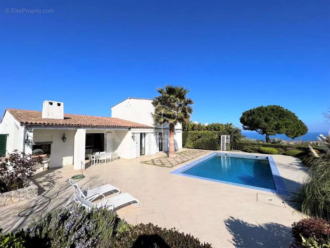 Maison à VILLENEUVE-LOUBET