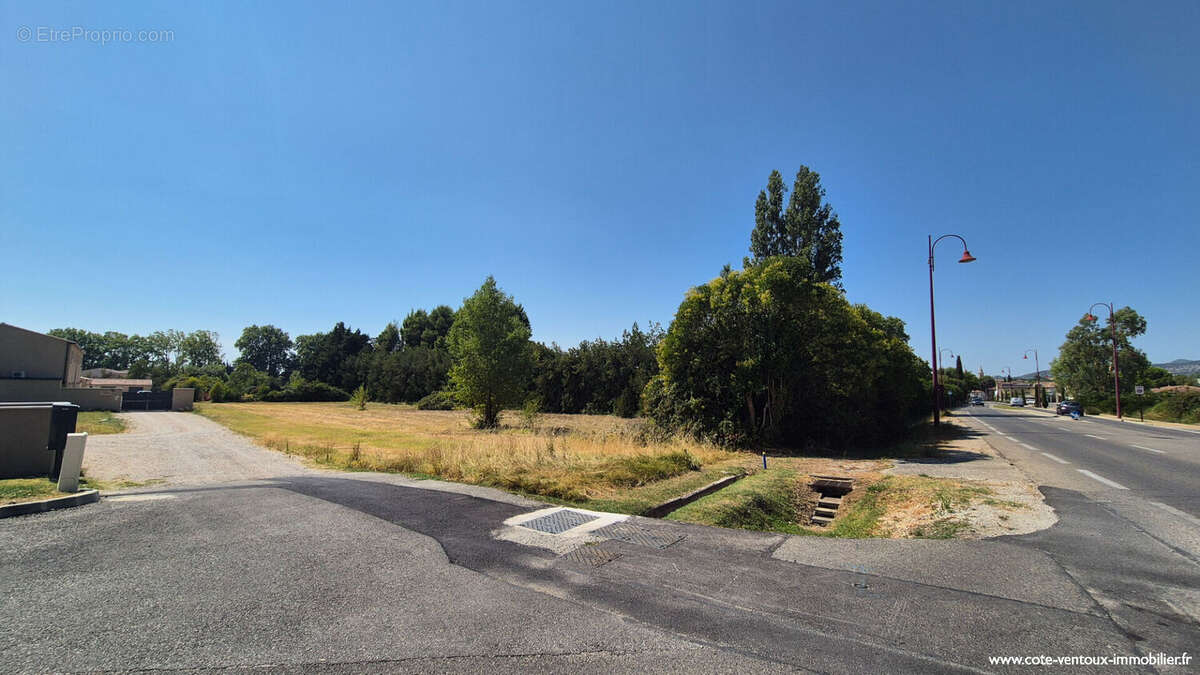 Terrain constructible 1498 m2 - photo 2