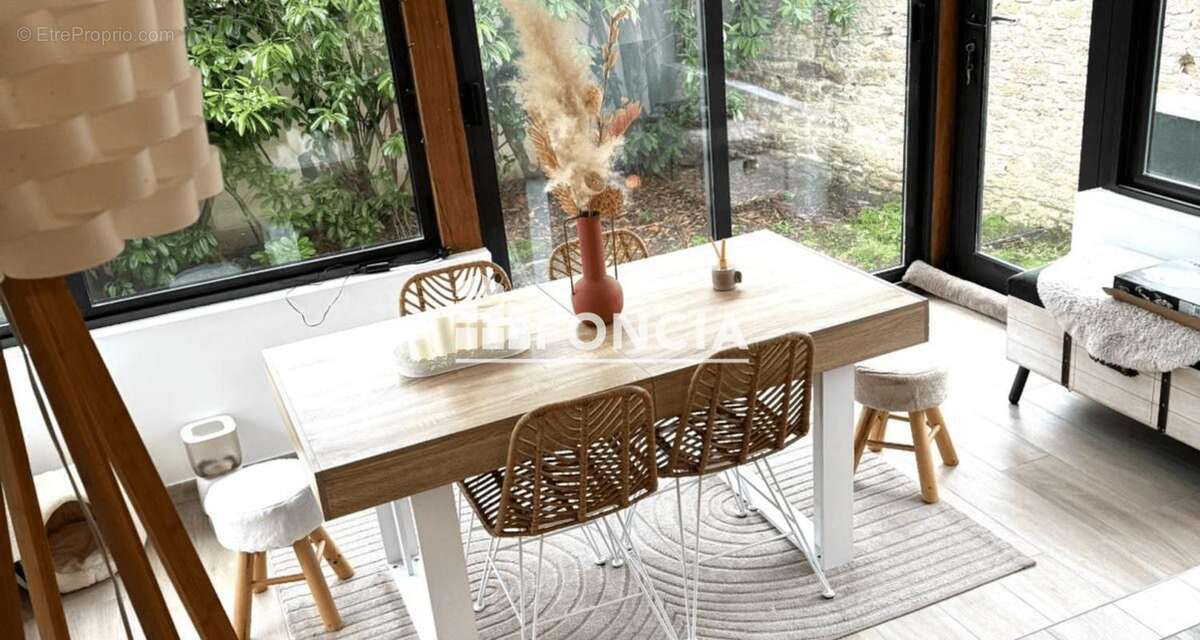 Maison à BORNEL