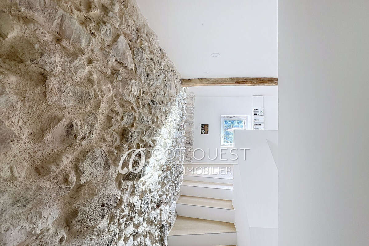 Appartement à PEGOMAS